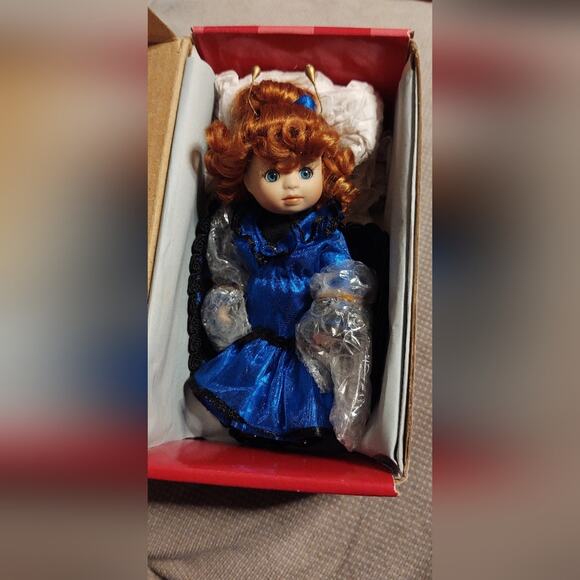 Marie Osmond Bitty Beauty Bug Doll (Baroness Von Beetle) - Picture 1 of 2